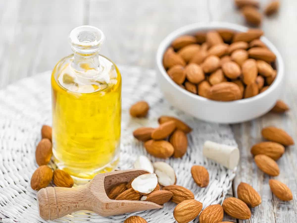 Olio di mandorla: i benefici e quali sono i suoi utilizzi