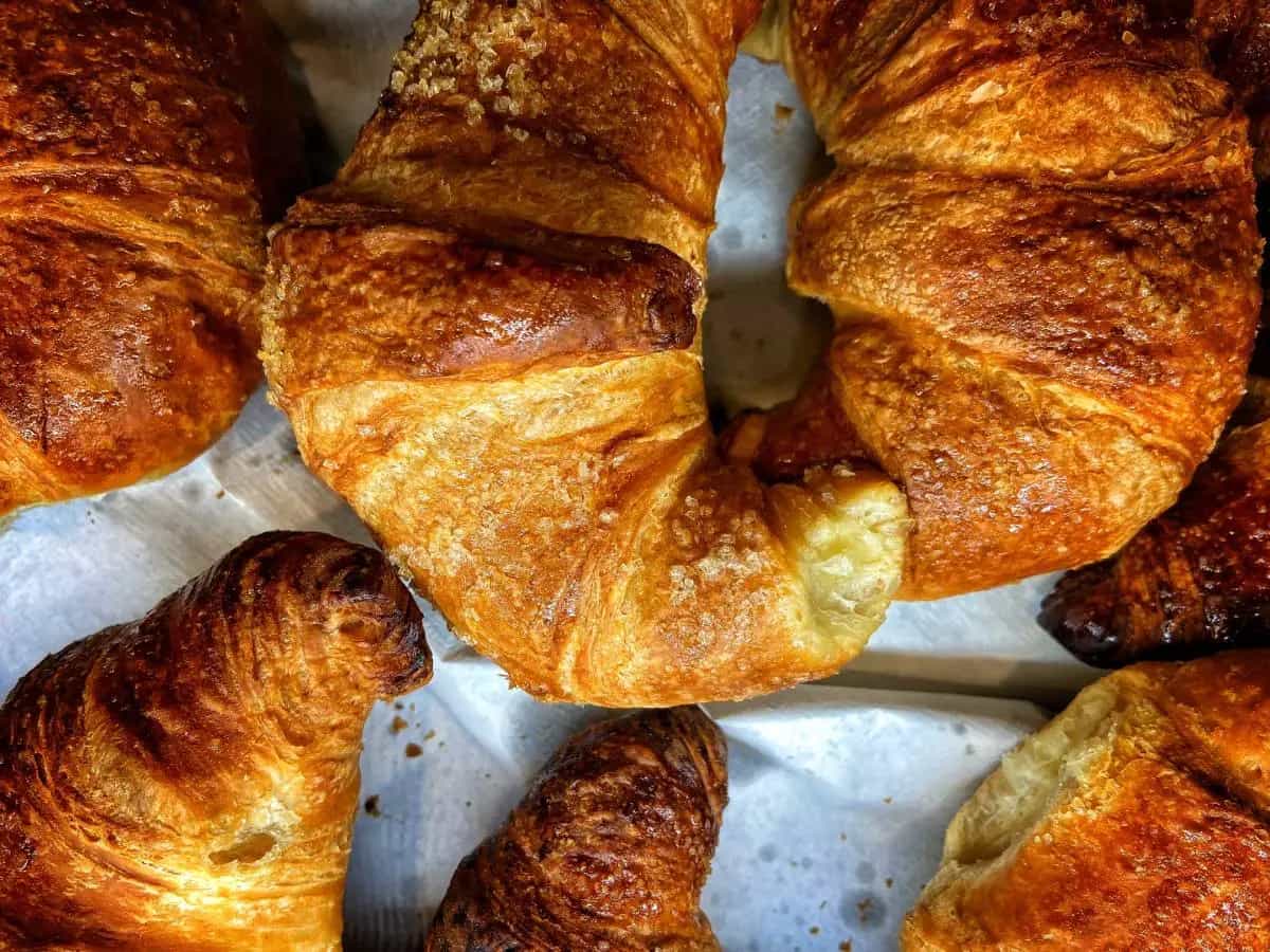 Che differenza c’è tra brioche e cornetto?