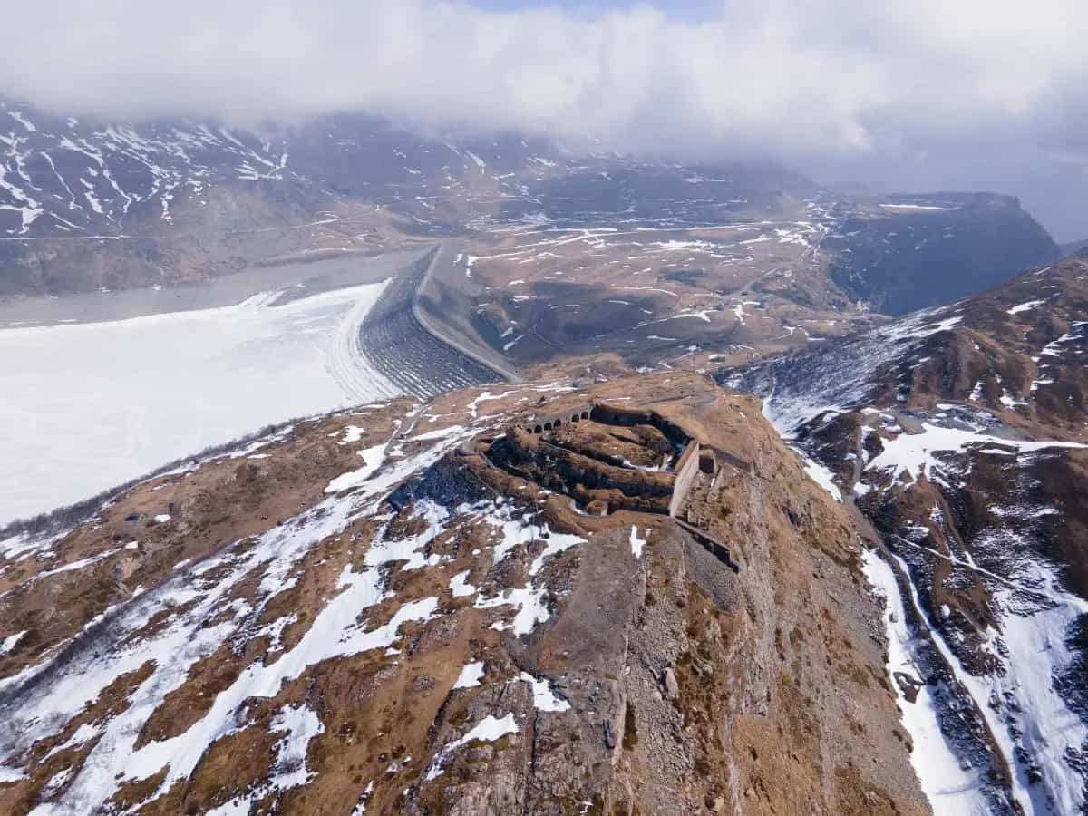 Ghiacciai alpini: il loro ritiro rivela tracce di metalli da reperti bellici