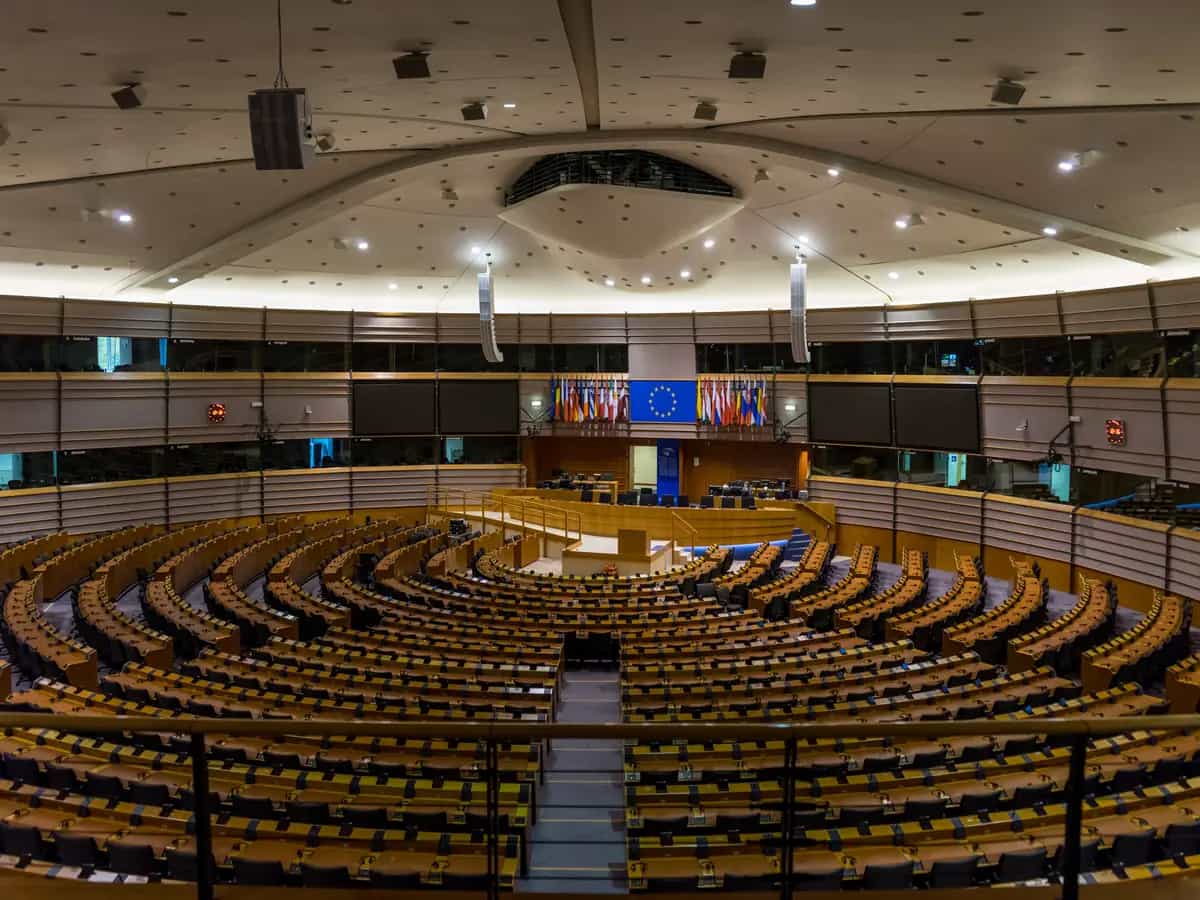 UE contro il greenwashing: servono prove sulle etichette