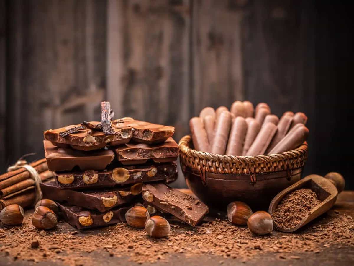 Cioccolato, quali sono le controindicazioni di mangiarne troppo