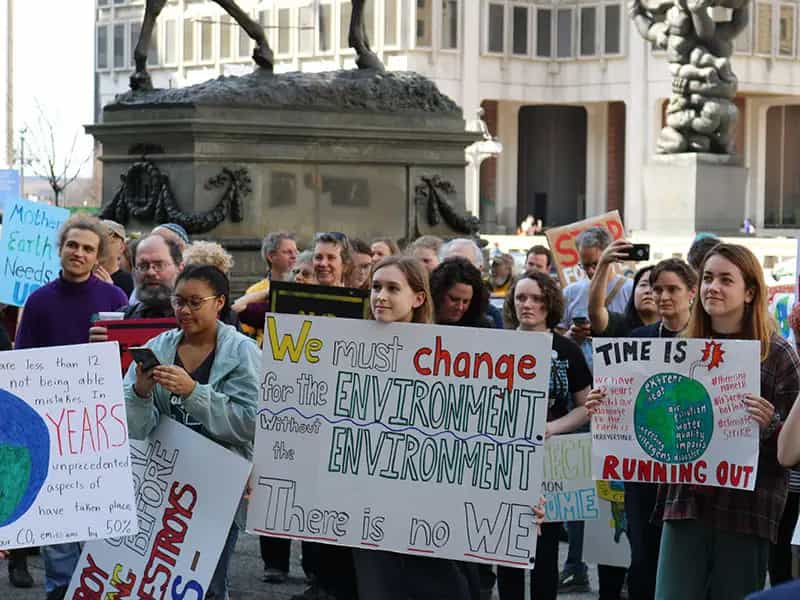 bambini adulti lotta cambiamento climatico