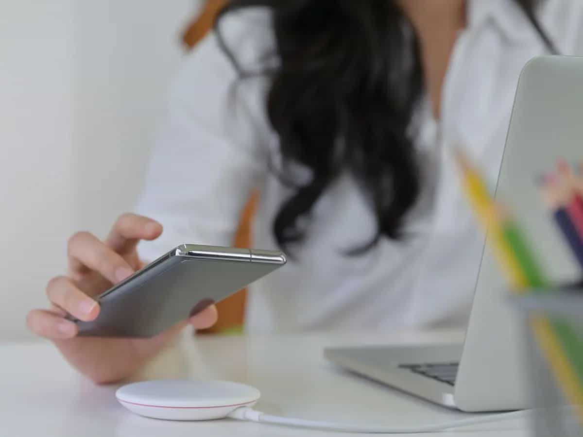 batteria cellulare sostenibile