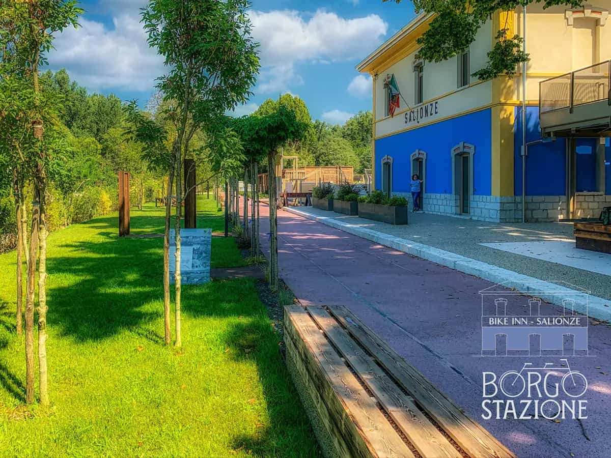 Stazione treno hotel cicloturisti