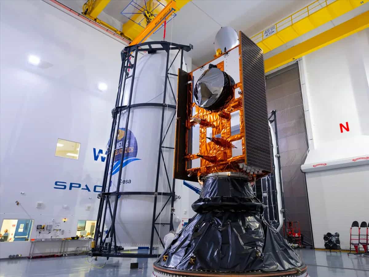Satellite monitoraggio innalzamento oceani