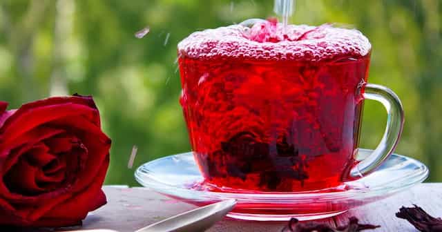 Tè di ibisco proprietà e benefici inNaturale