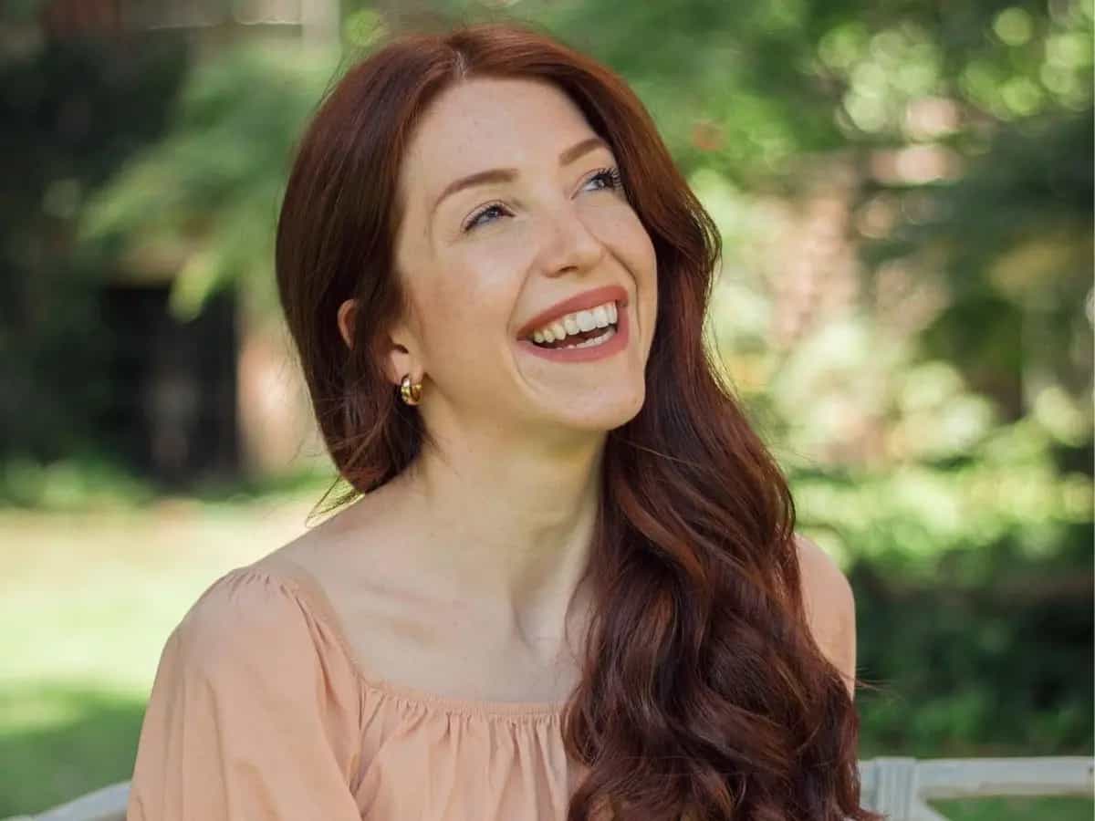 Carlotta Perego è diventata un punto di riferimento della cucina vegana proponendo ricette semplici e consigli su YouTube e Instagram