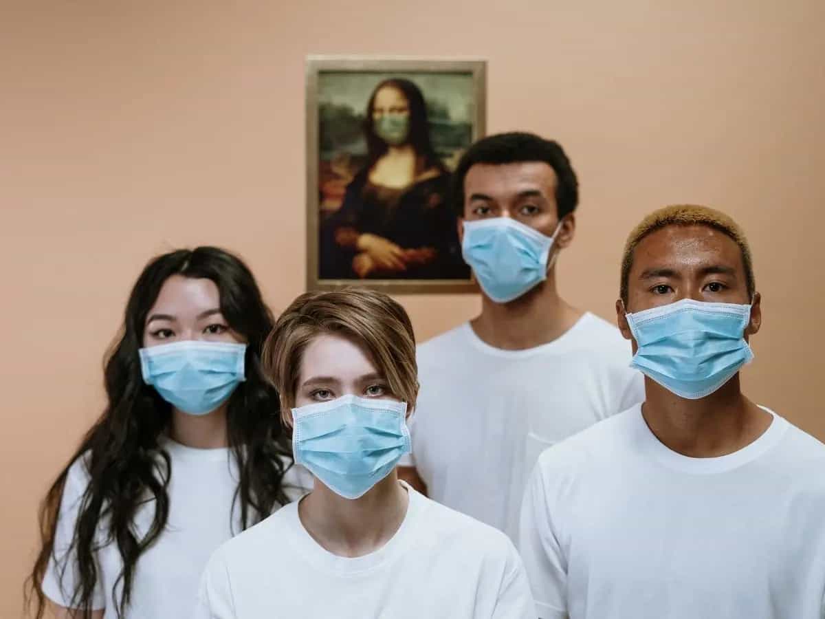 Le mascherine sul viso rendono più attraenti le persone. Lo dice uno studio
