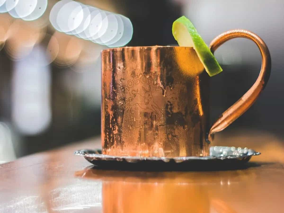 Molti gestori di bar negli Usa hanno cambiato il nome del Moscow Mule in Kiev Mule dopo l’invasione russa in Ucraina