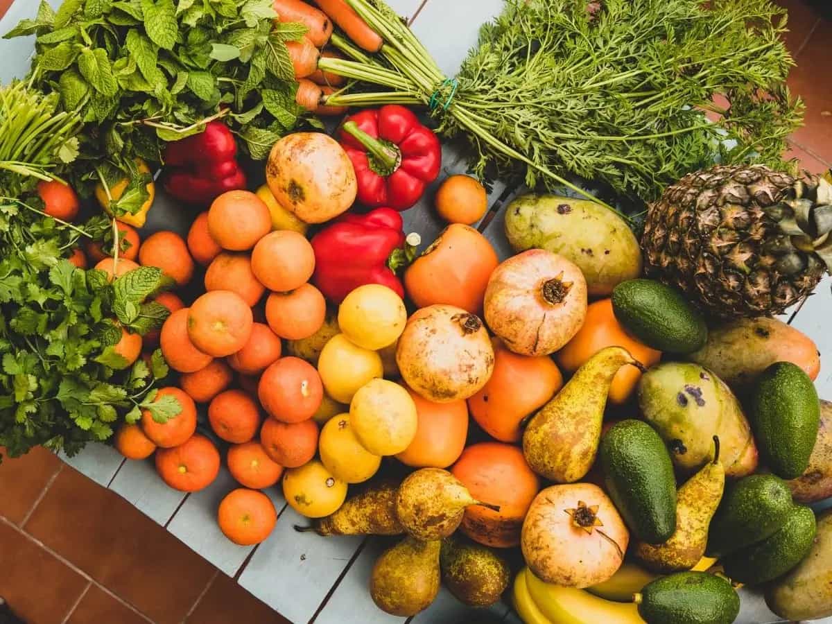 I brutti ma buoni sono frutta e verdura scartata dai supermercati per motivi estetici nonostante sia commestibile e gustosa