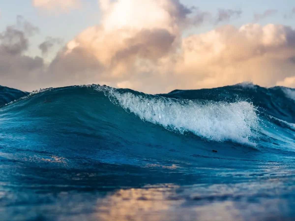 L'energia mareomotrice sfrutta le correnti di marea per produrre elettricità pulita