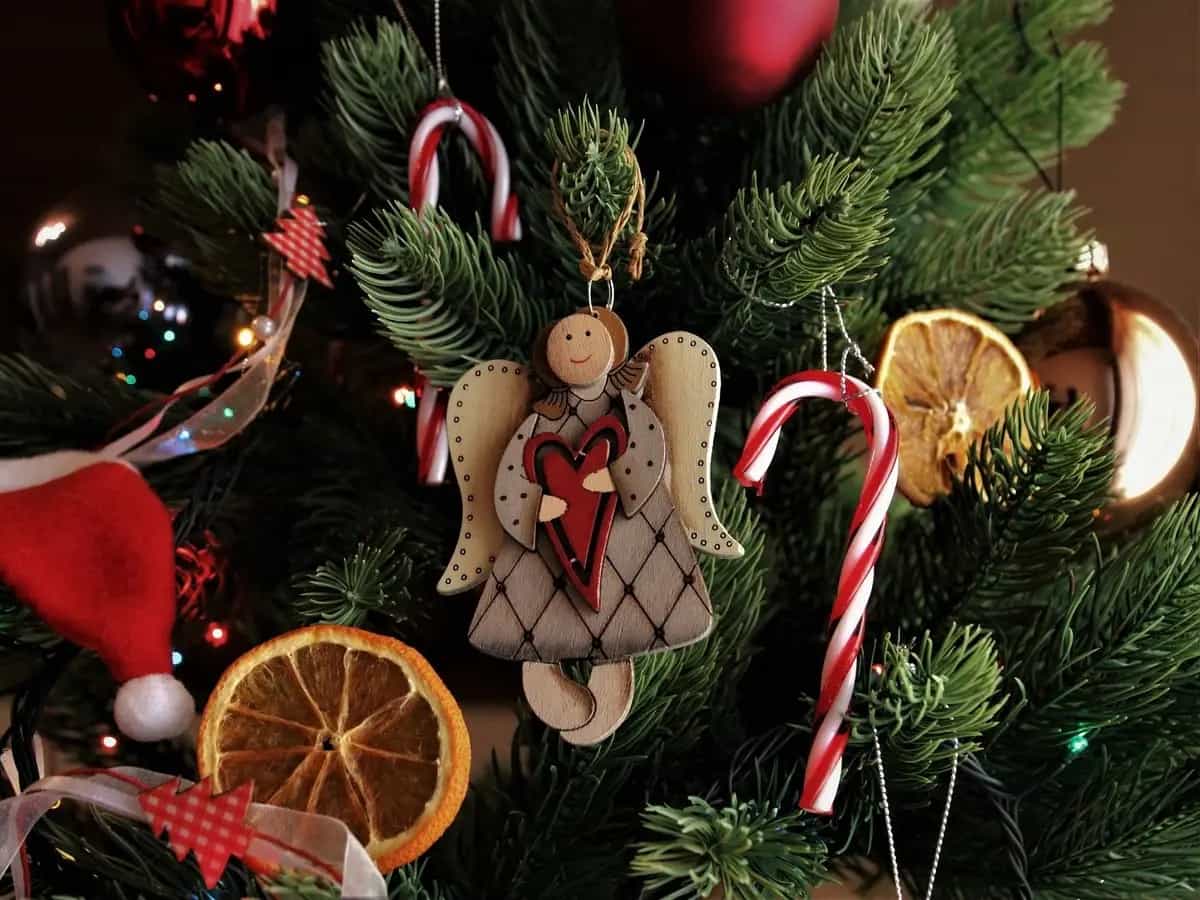 perché addobbiamo l'albero di natale
