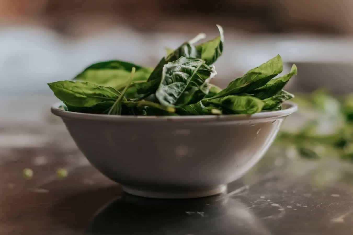 spinaci proprietà benefici