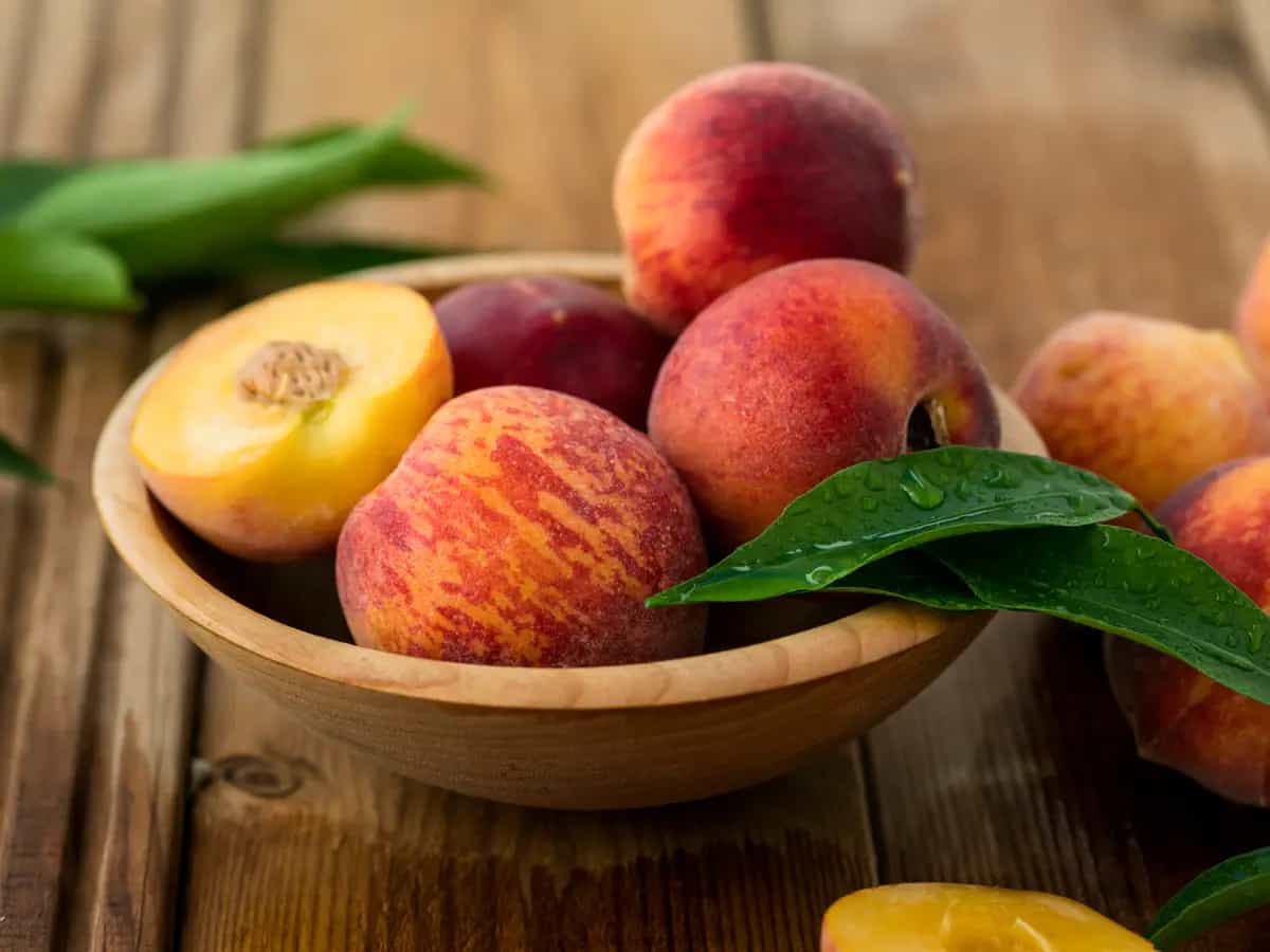 varietà di pesche