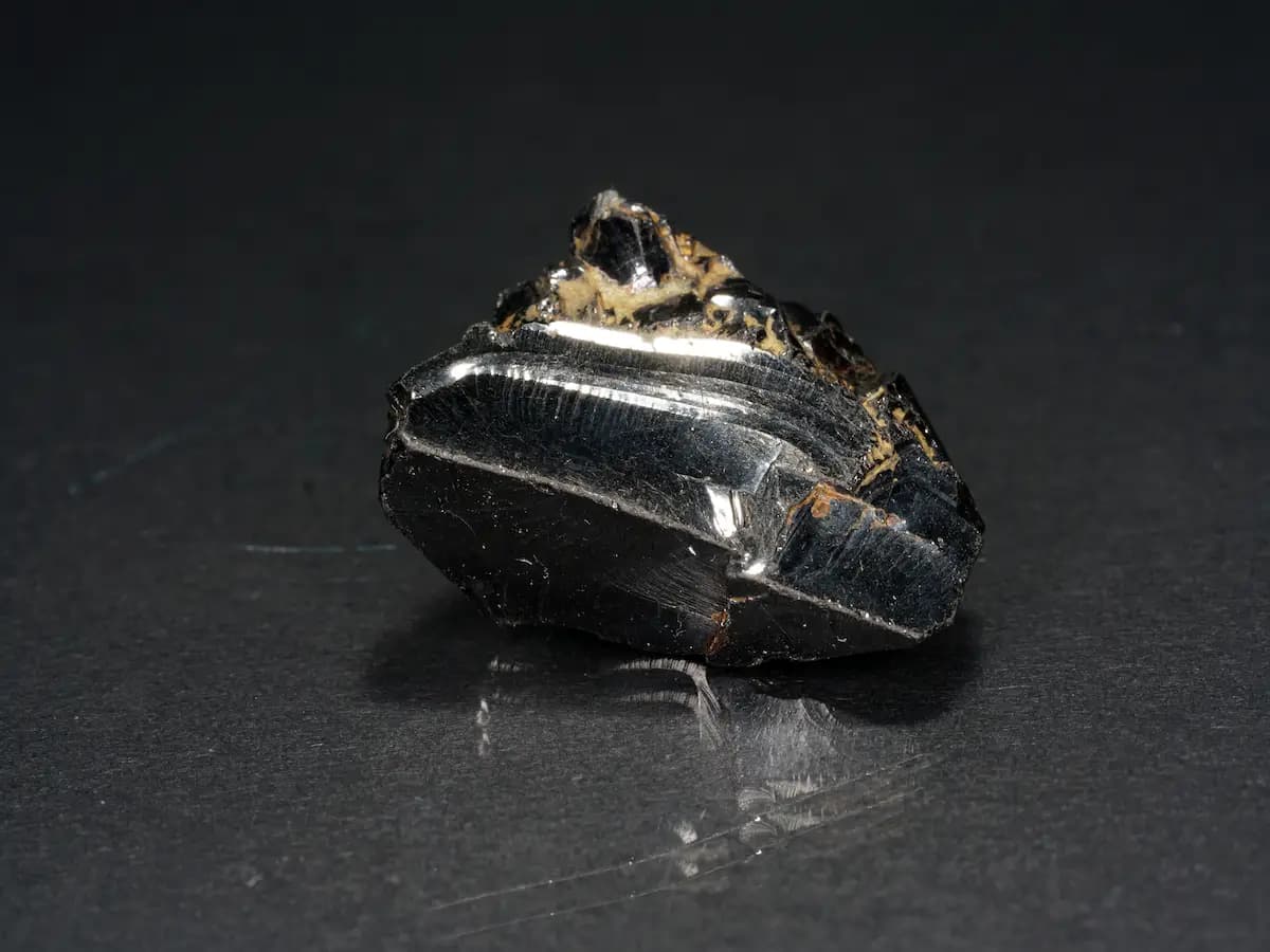 Shungite: cos'è e quali sono le sue proprietà