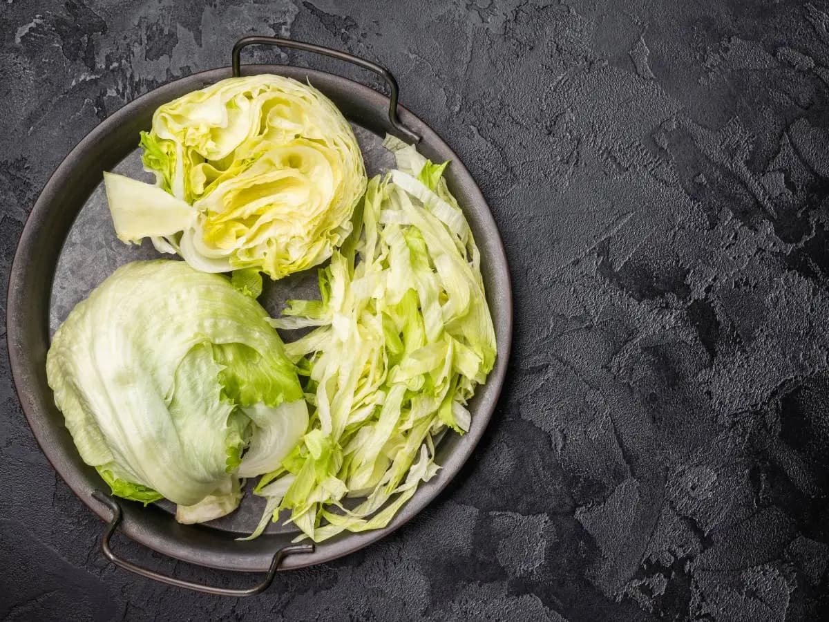 Insalata iceberg, proprietà, calorie e benefici