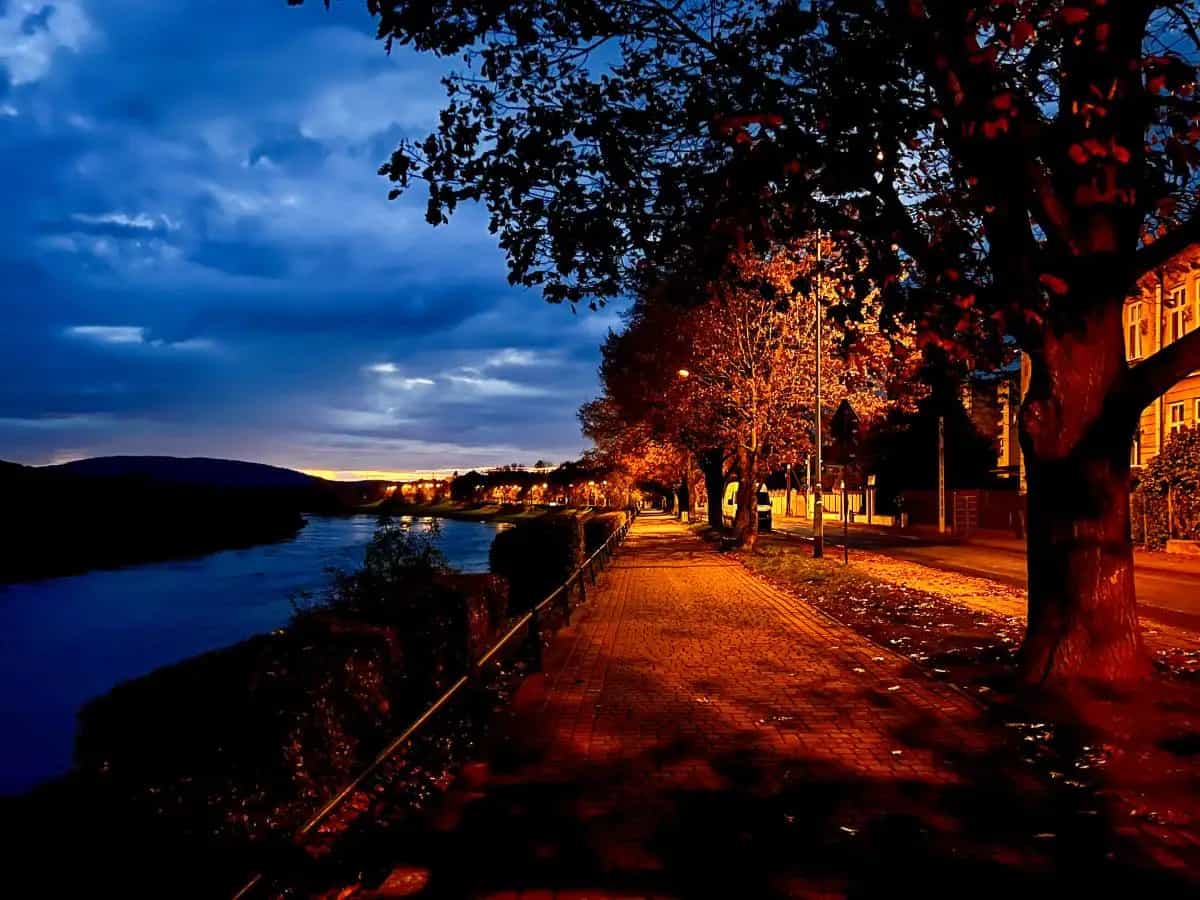 “Sera d’ottobre”, la bellissima poesia autunnale di Giovanni Pascoli