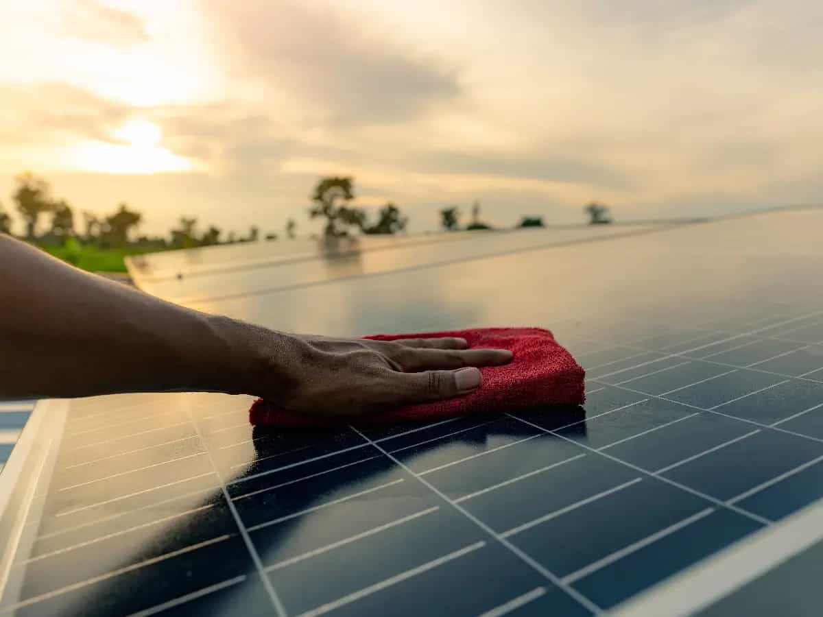 Pannelli solari meno efficienti polvere del Sahara