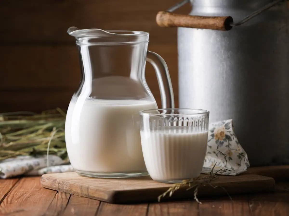 Qual è la differenza tra latte intero e scremato