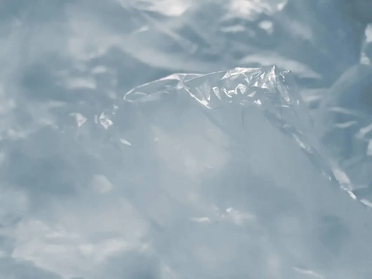 Pellicola antivirale, la plastica che può distruggere i virus
