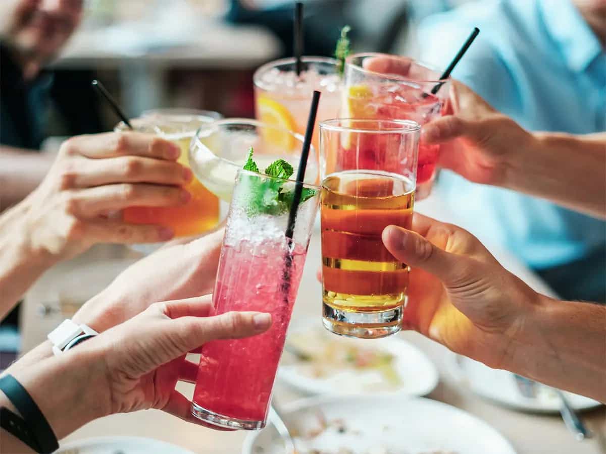 facebook instagram alcolici divieto