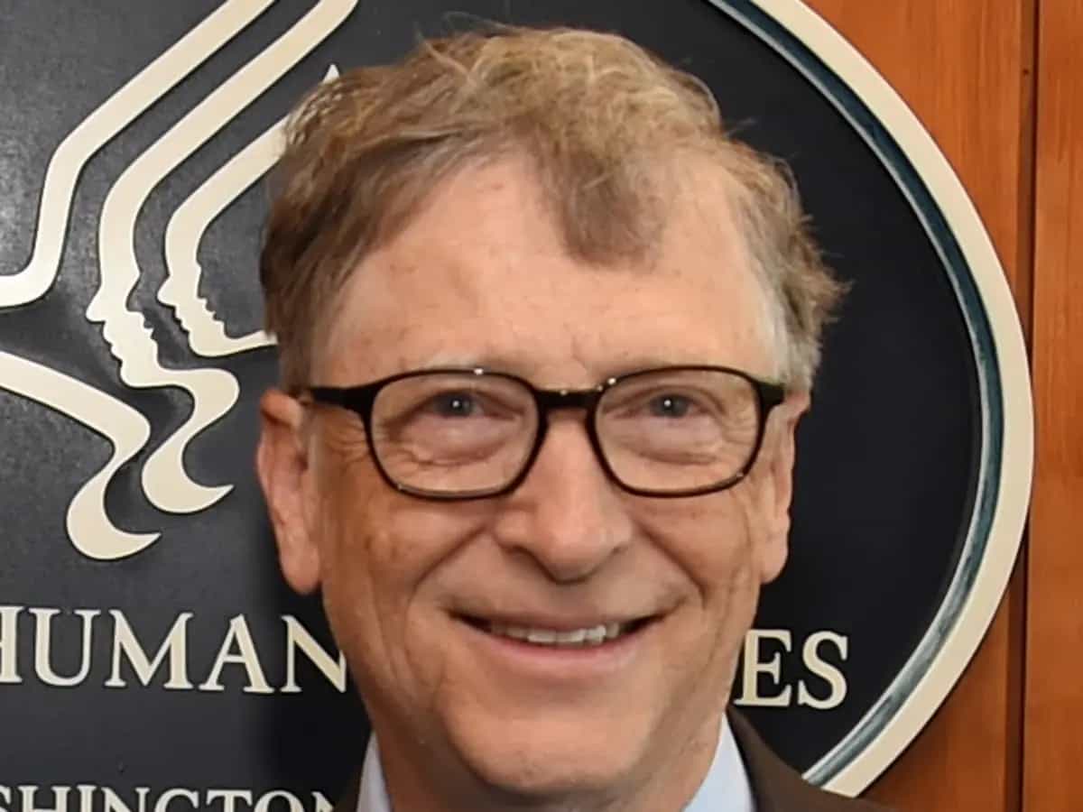 Bill Gates parla delle sfide legate alla crisi climatica nel suo nuovo libro e auspica una transizione verso la carne sintetica nei Paesi più ricchi del mondo
