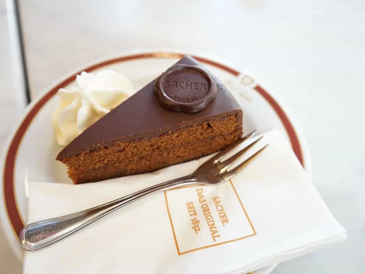 Il Café Sacher apre il suo primo locale italiano a Trieste