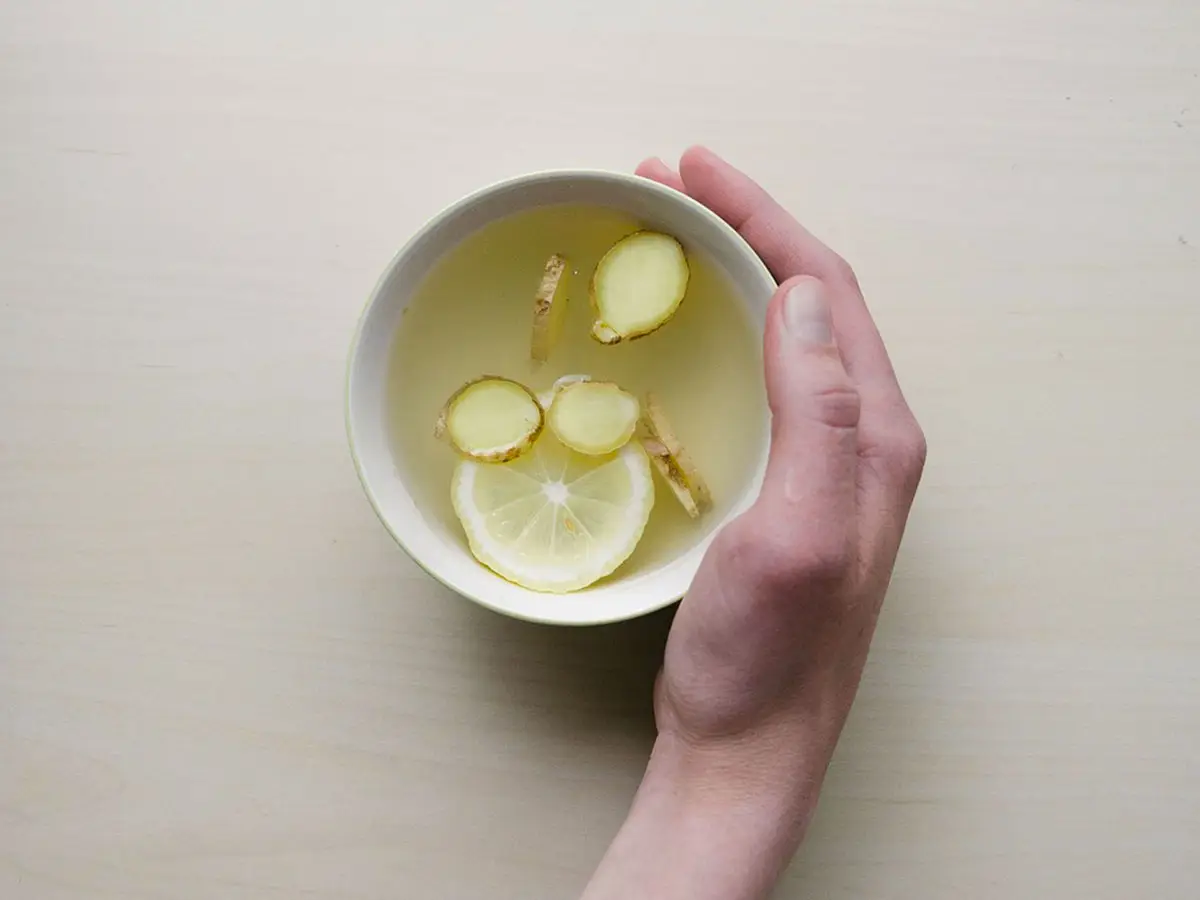 beneficios infusió jengibre limón