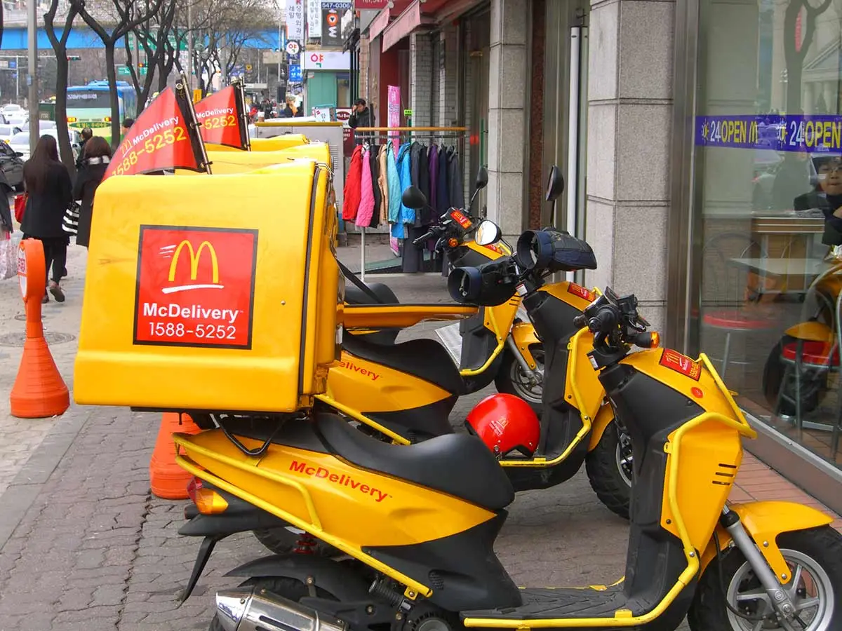 McDelivery anche McDonald s fa consegne a domicilio