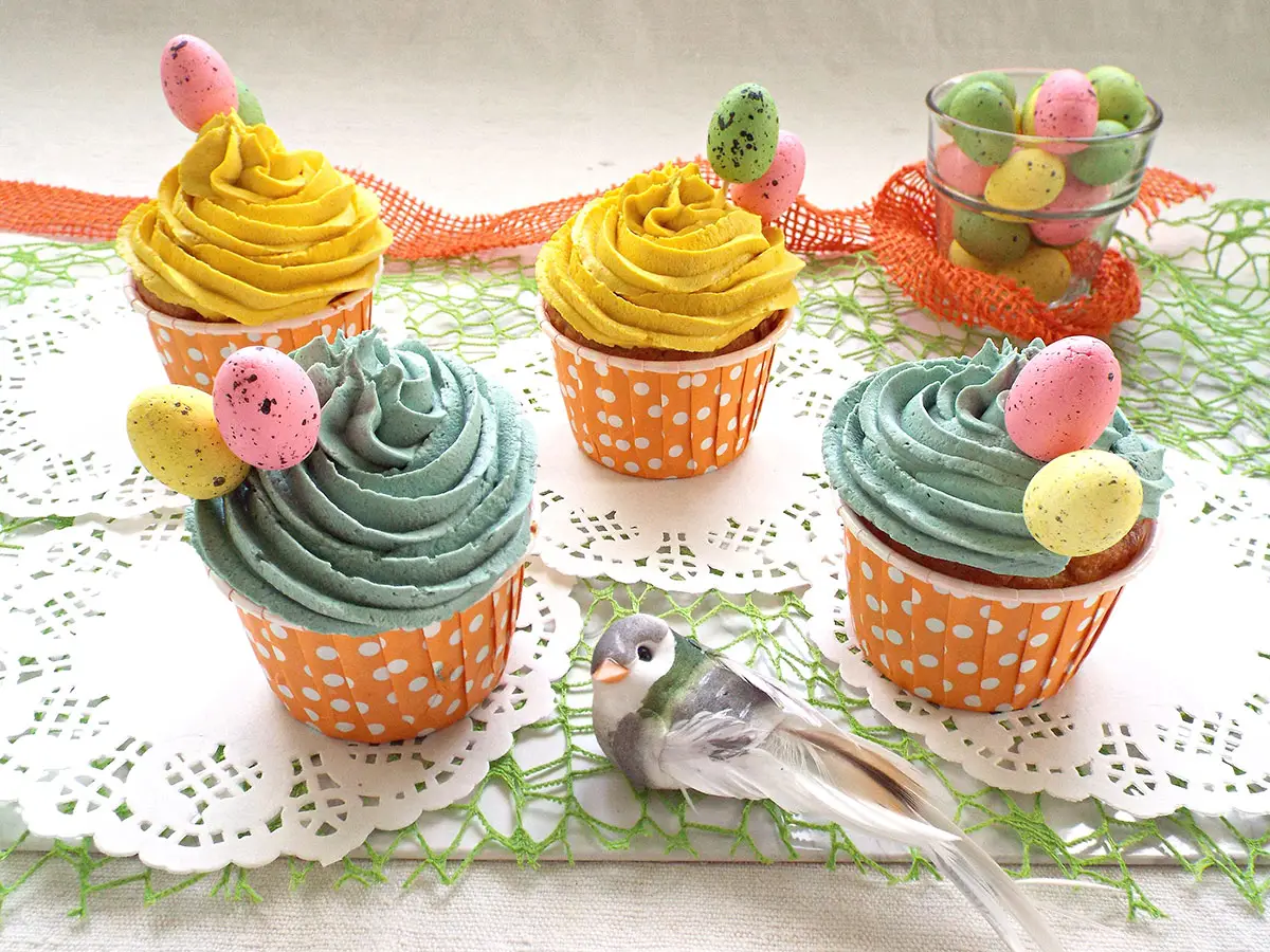 Cupcake salati una ricetta arcobaleno per Pasqua