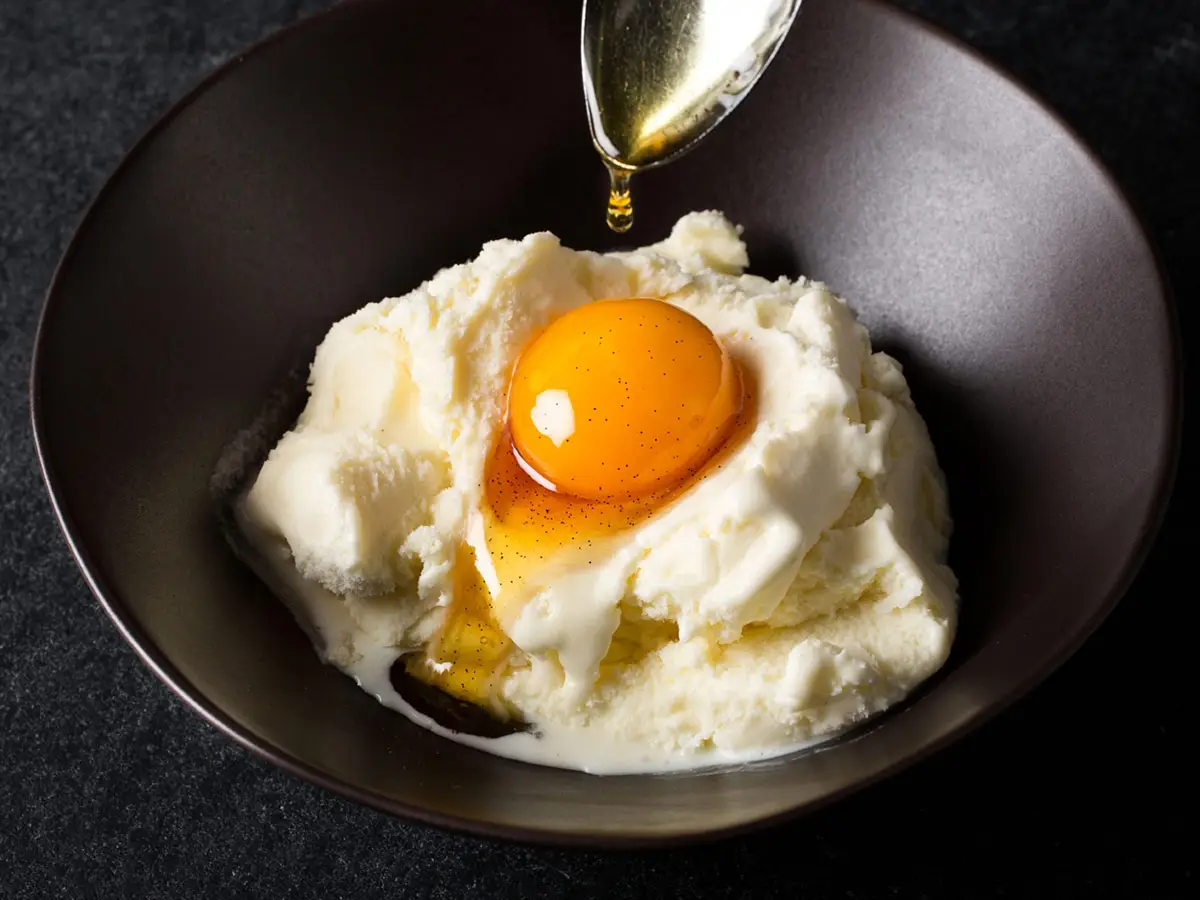 Uovo marinato dolce l alternativa al tuorlo salato di Cracco