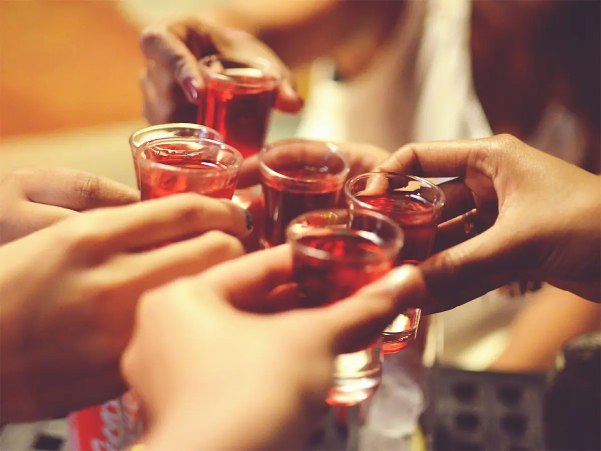 I teenager bevono sempre meno alcolici
