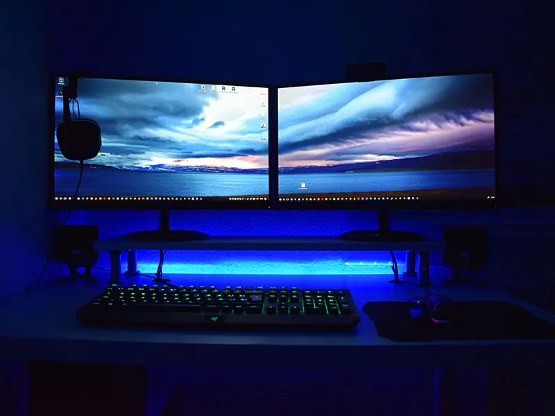 luce blu monitor