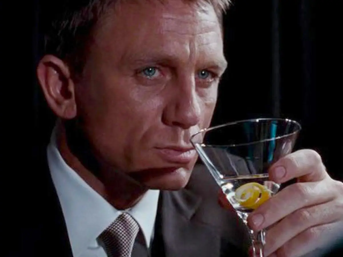 vesper martini cocktail bond