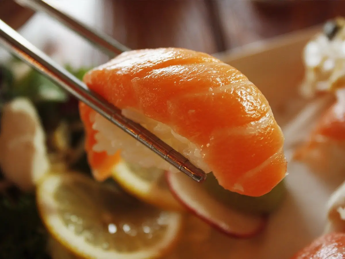Salmone sushi laboratorio