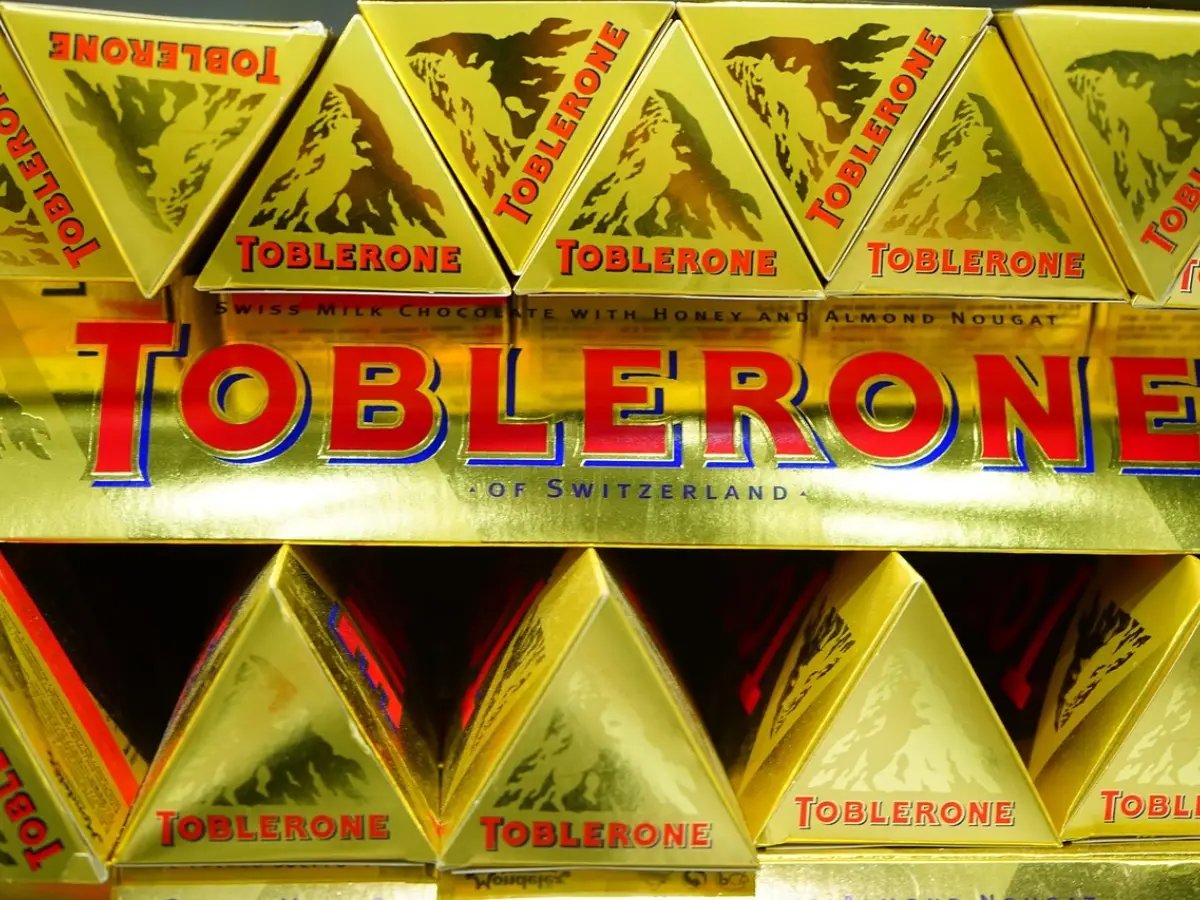 Toblerone, cambia lo storico logo del monte Cervino